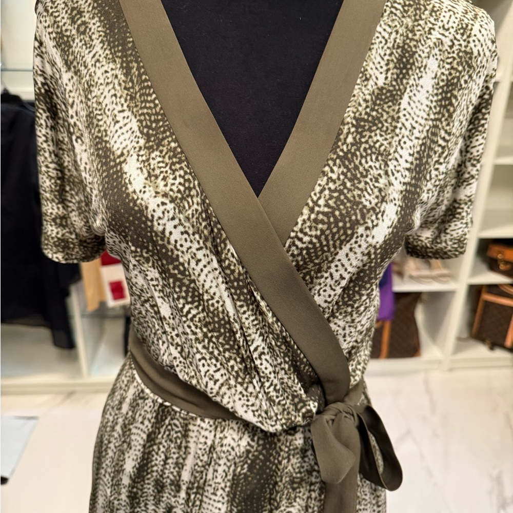 NWOT MaxMara Black and White Textured Design Wrap dress size 10 - Picture 6 of 15